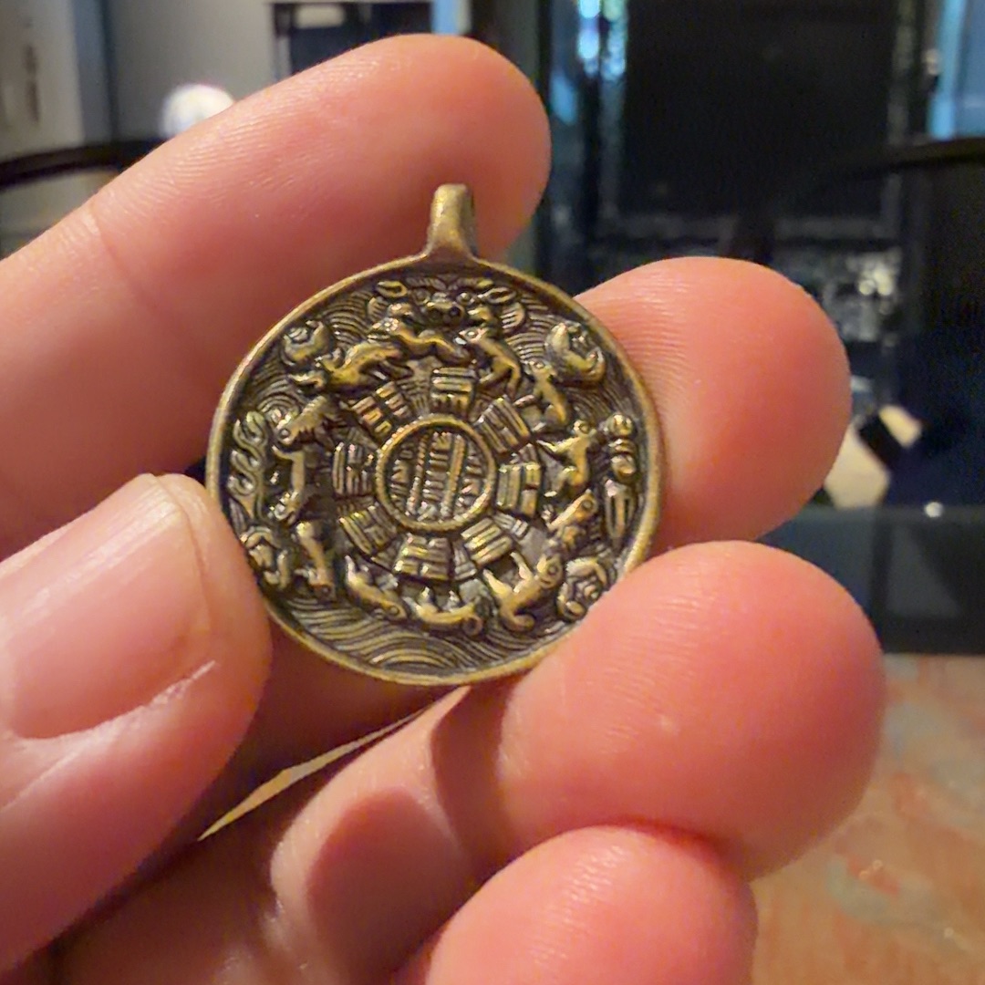 大叶紫檀（黑酸枝木类）九宫八卦钥匙牌子