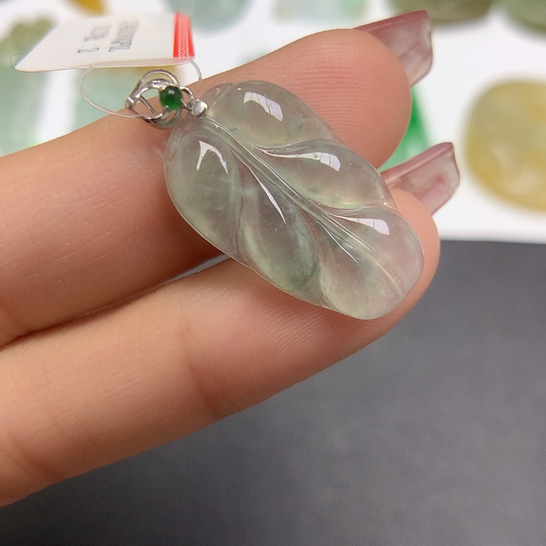 翡翠颈饰18K金镶嵌叶子