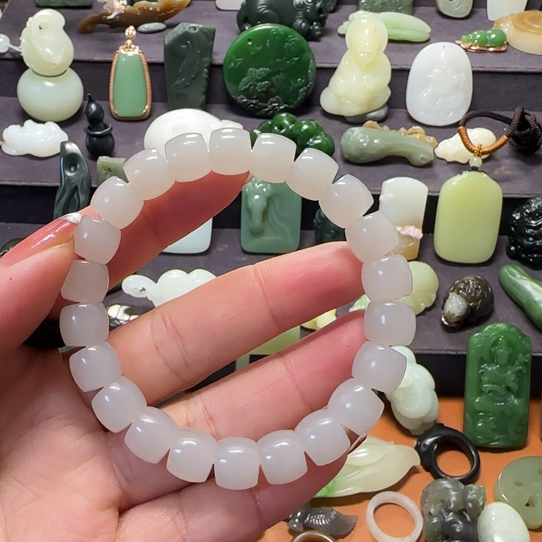 和田玉颈饰未镶嵌曲