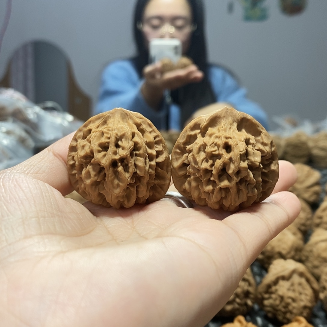 吊坠桃核秦闷37磕