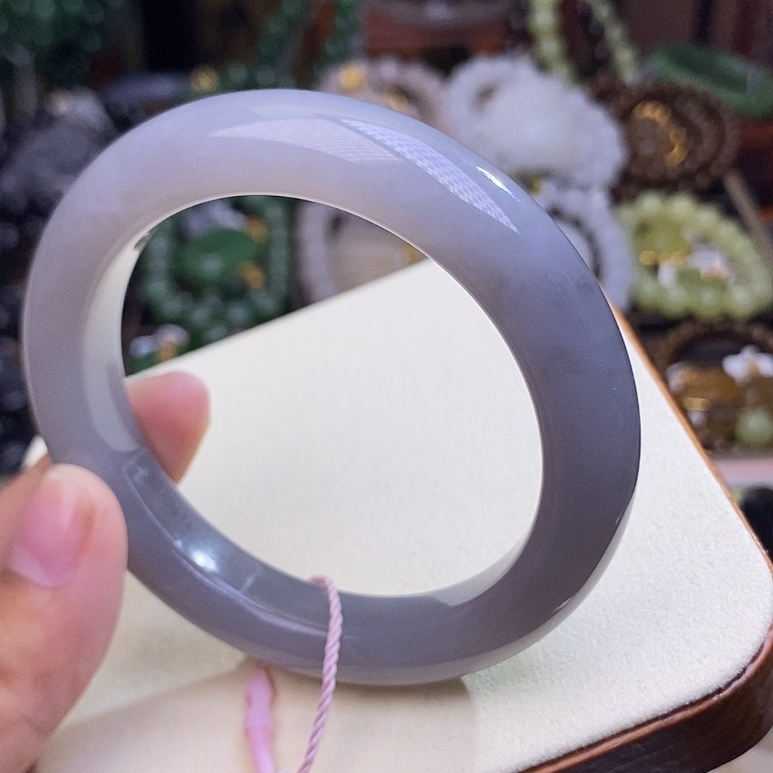 和田玉未镶嵌颈饰浓烟紫半山水手镯56.2