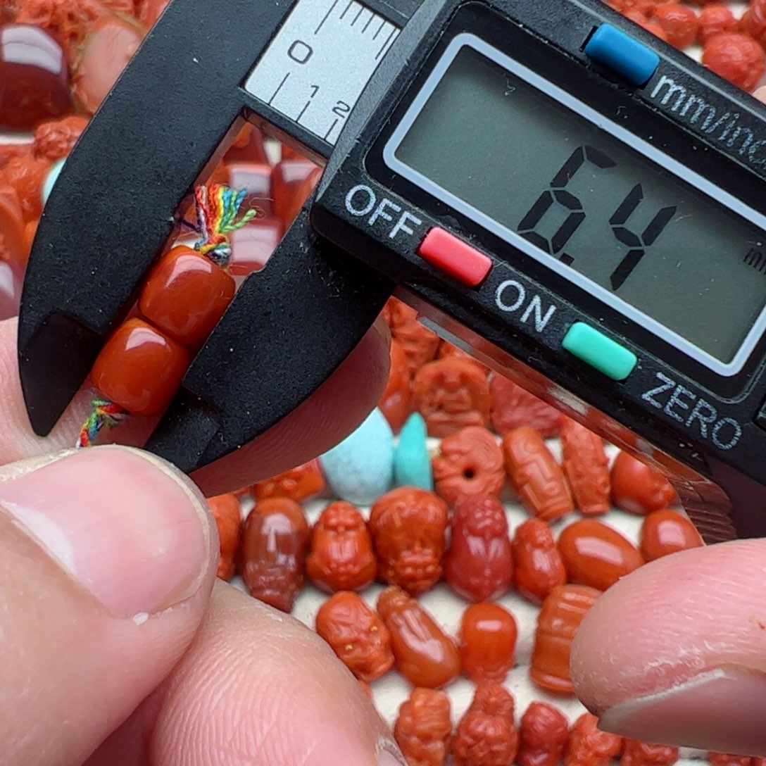 南红玛瑙配饰未镶嵌