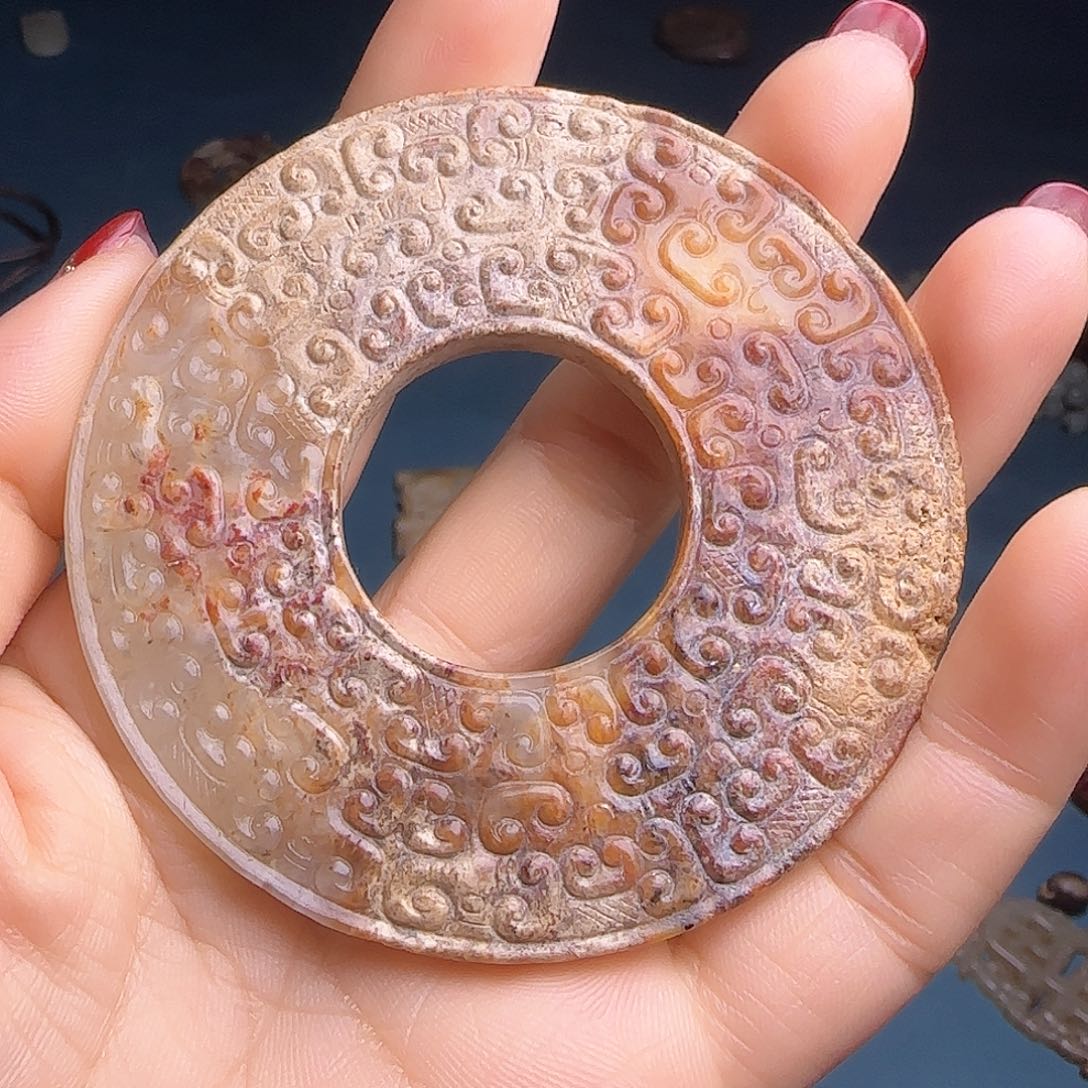 和田玉颈饰未镶嵌墨*斋