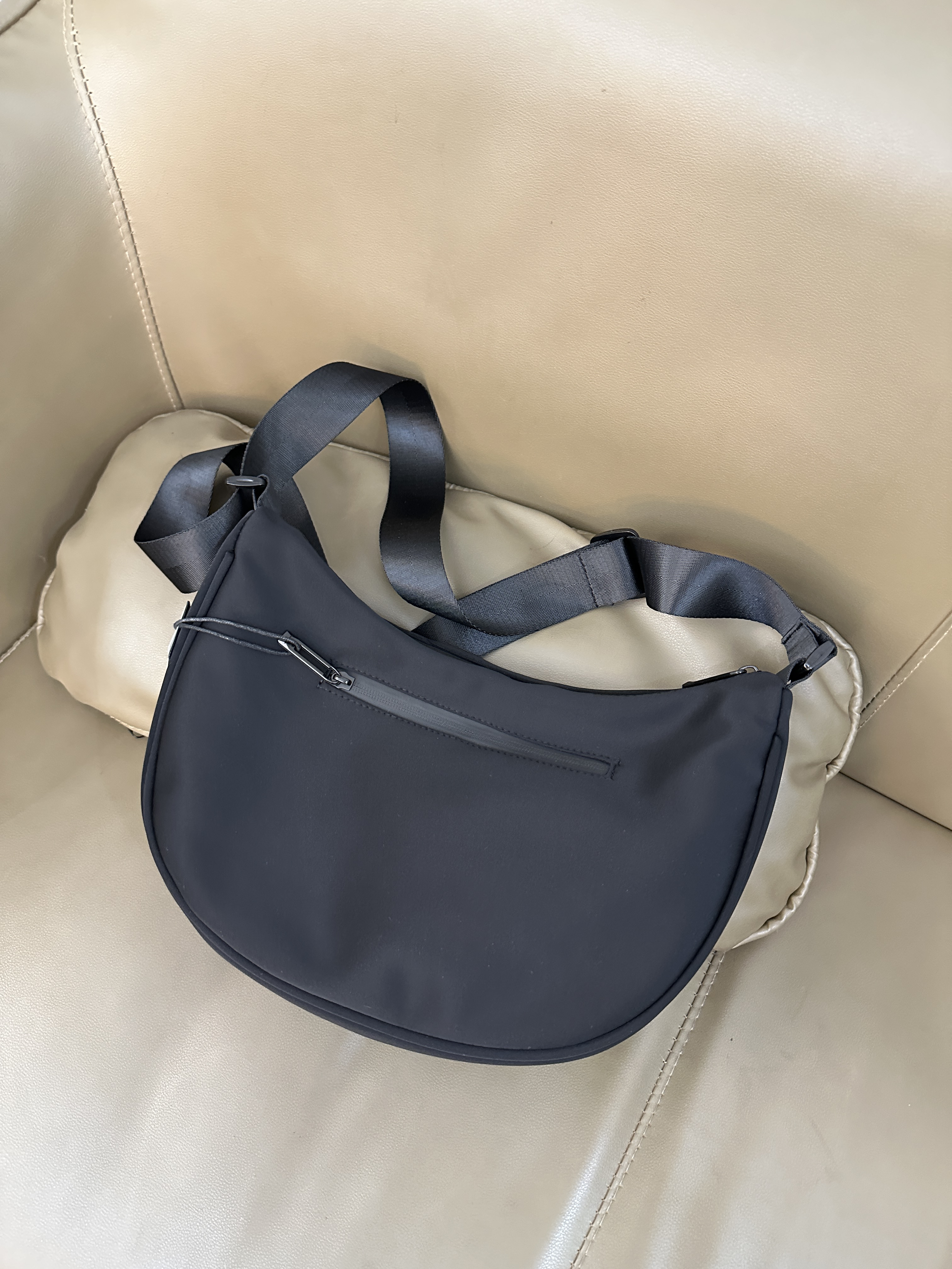 薇薇家 黑色休闲大胃王包