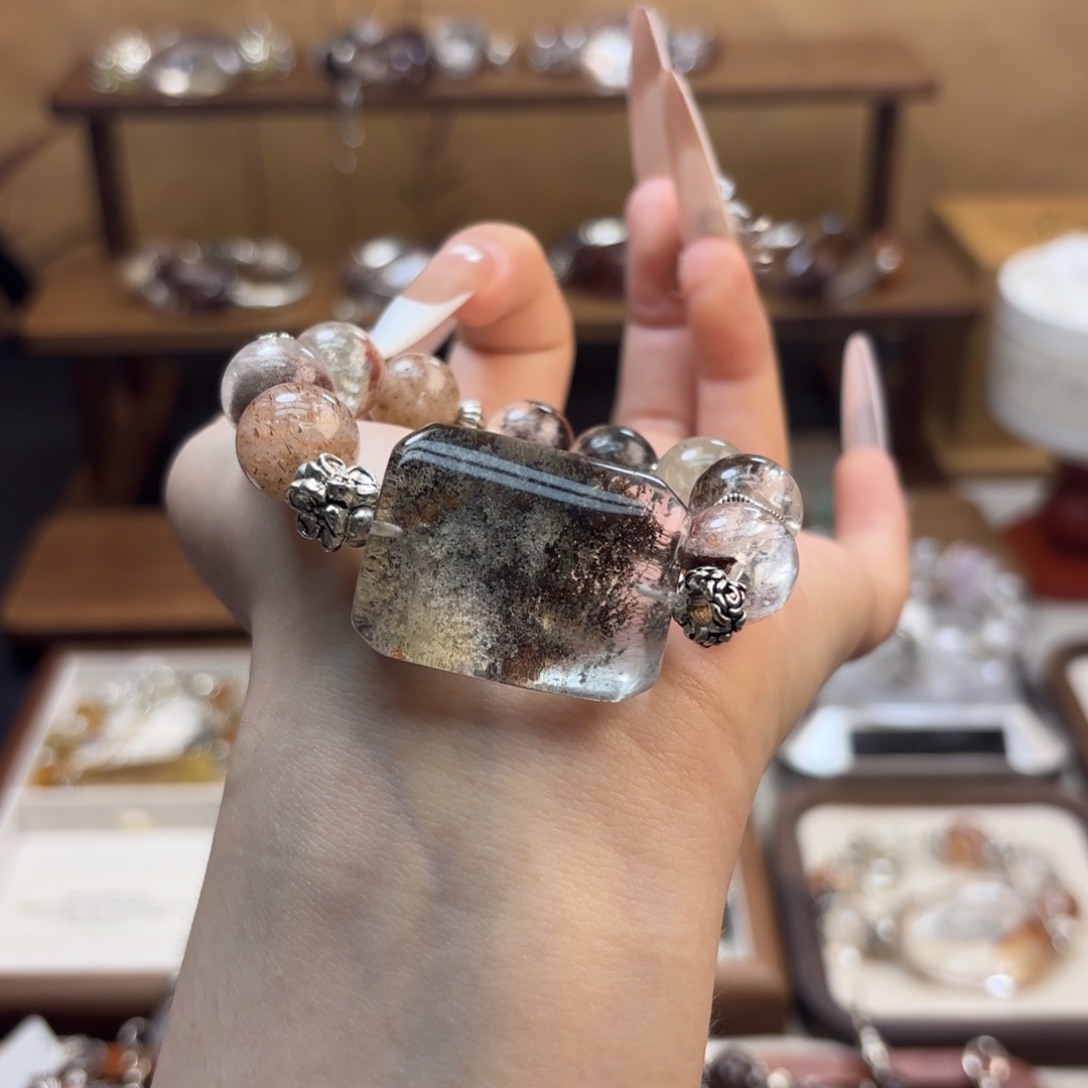 不***破水晶手串合金幽灵手串