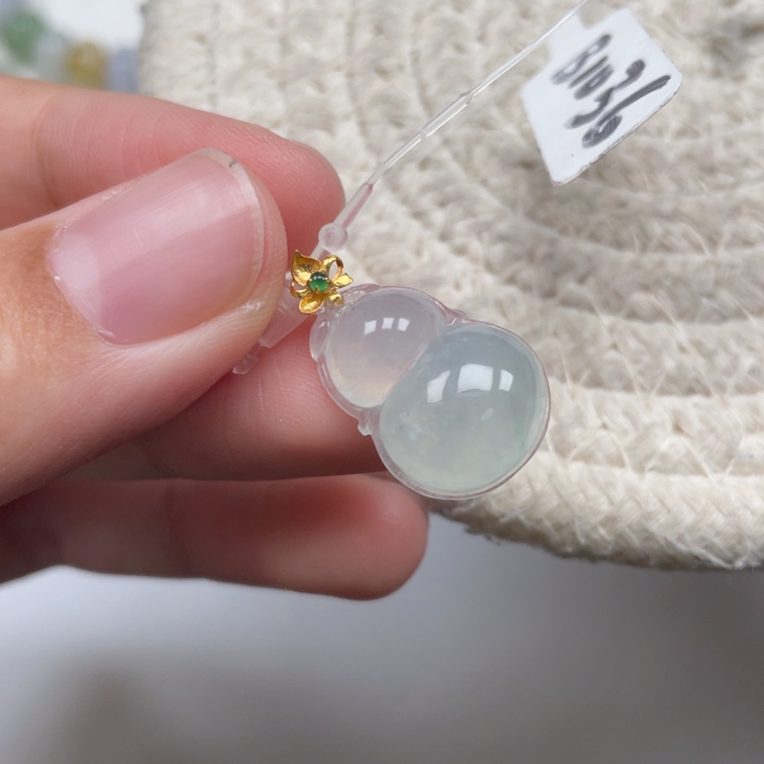 翡翠18K金镶嵌颈饰天然A货缅甸翡翠