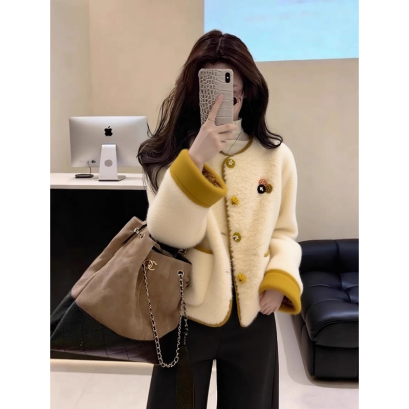 白色毛绒外套女冬季小众不撞款巨好看气质撞色小香风上衣加厚871