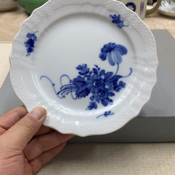 瓷片这些都是一个人