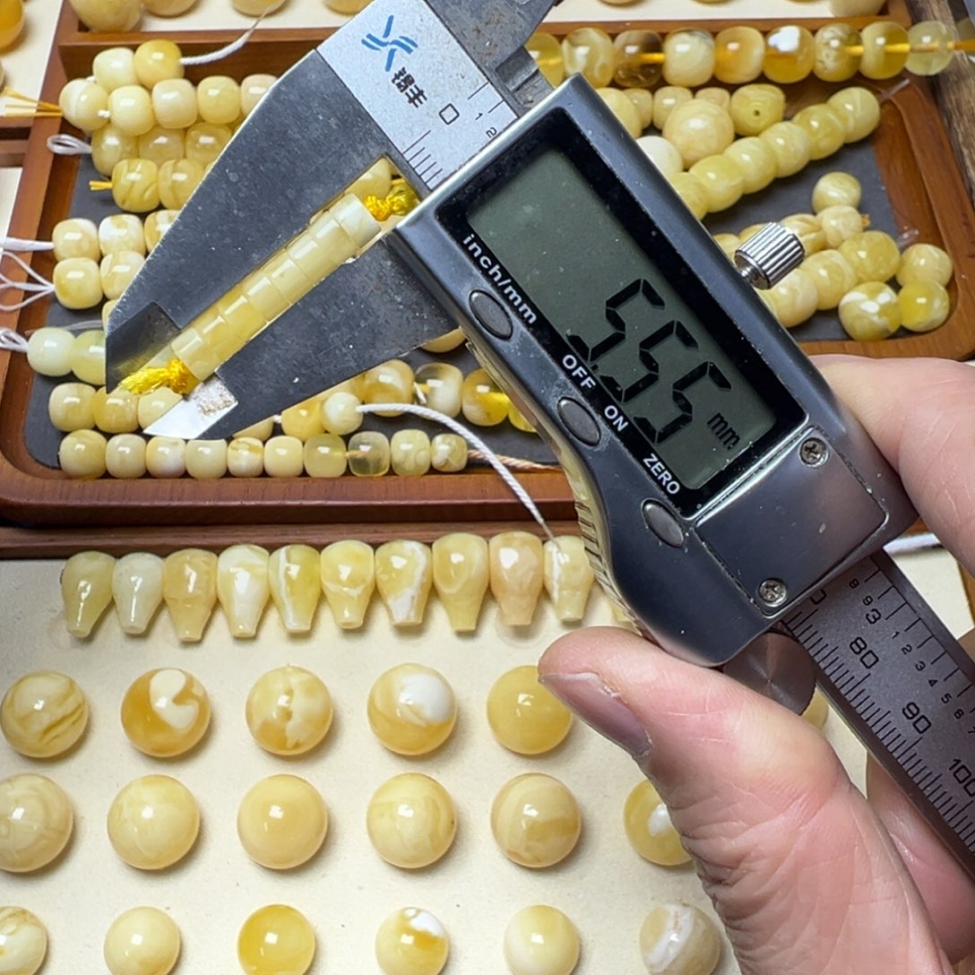 琥珀未镶嵌裸石琥珀蜜蜡