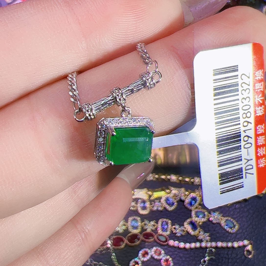 祖母绿吊坠银S925镶嵌