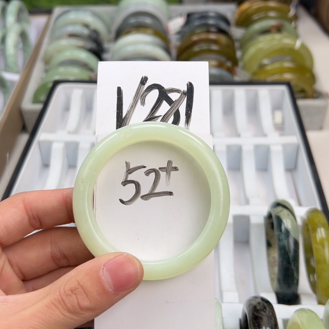 岫玉手镯未镶嵌天然岫玉微瑕