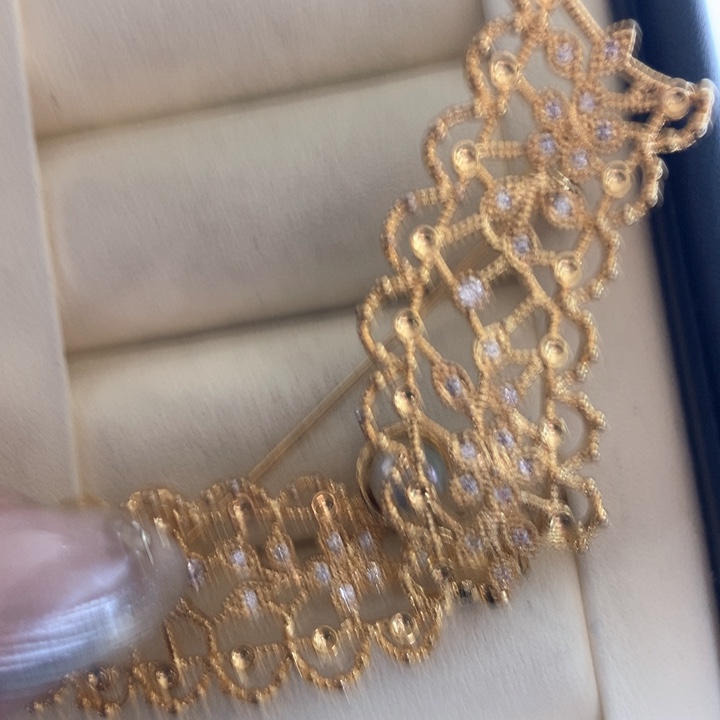 未镶嵌胸饰海水珍珠