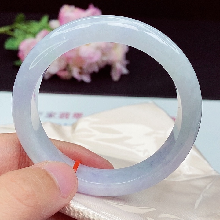 翡翠手镯未镶嵌56.8圈口