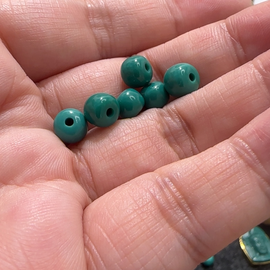 东***东绿松石未镶嵌配饰