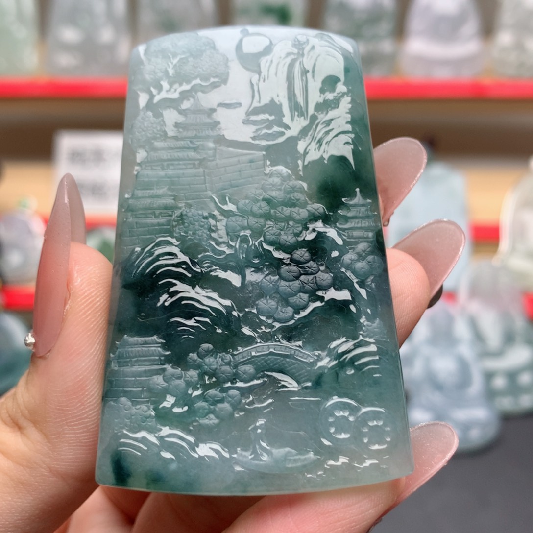 用***0翡翠未镶嵌颈饰高山流水