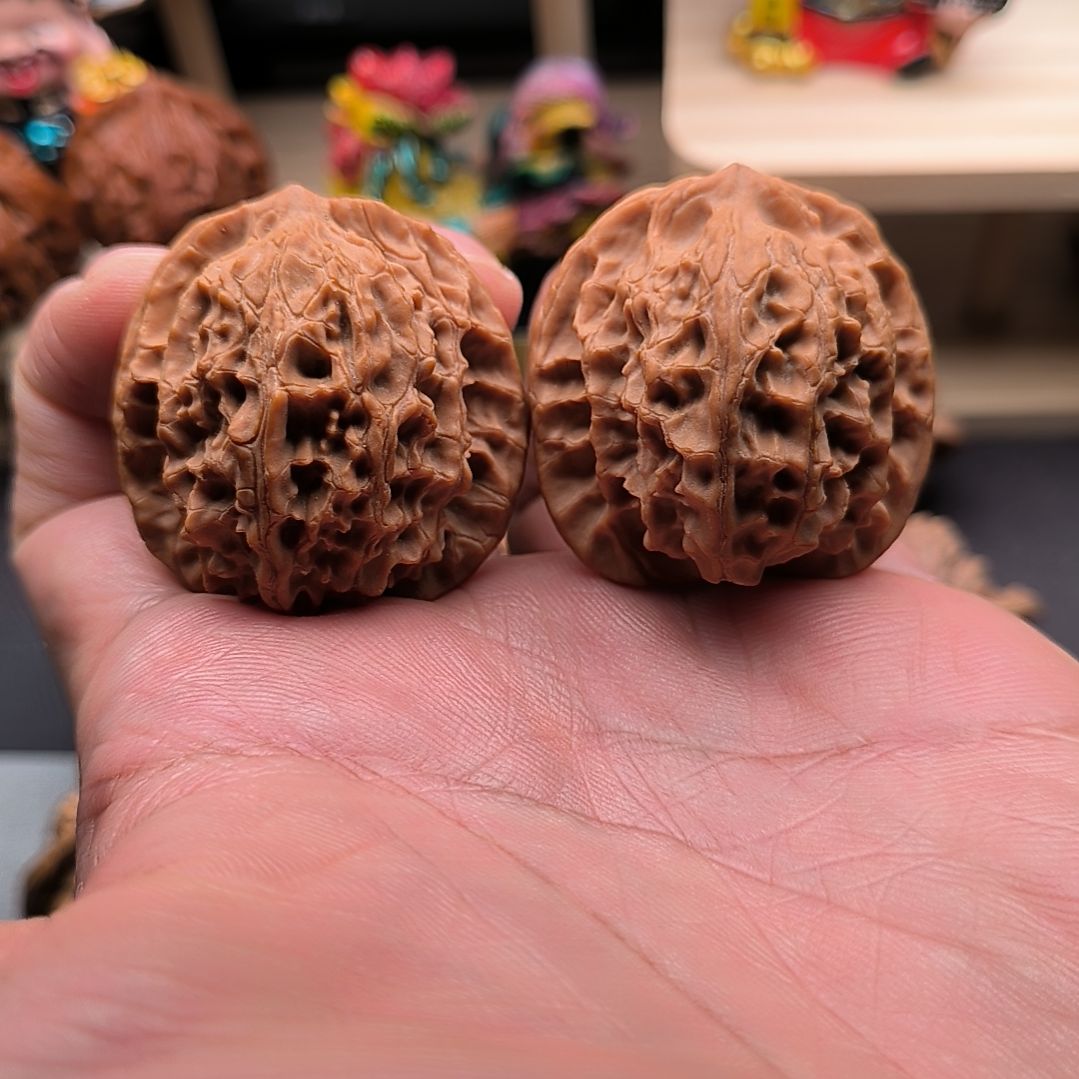 文玩核桃吊坠山地平顶狮子头37尺