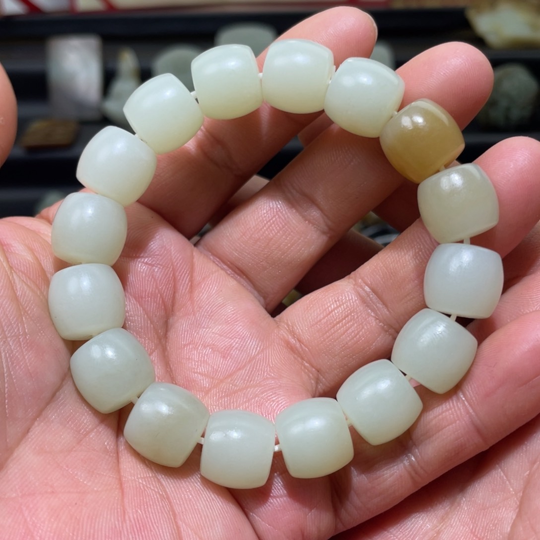 和田玉挂件未镶嵌小*虎