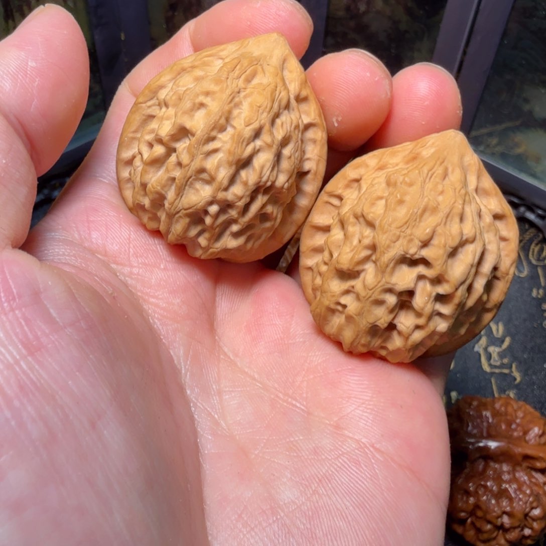 文玩核桃吊坠金牛36