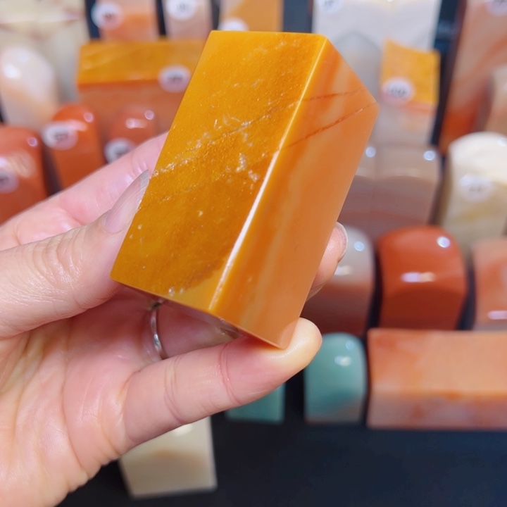 老挝石L****a老挝精品素章