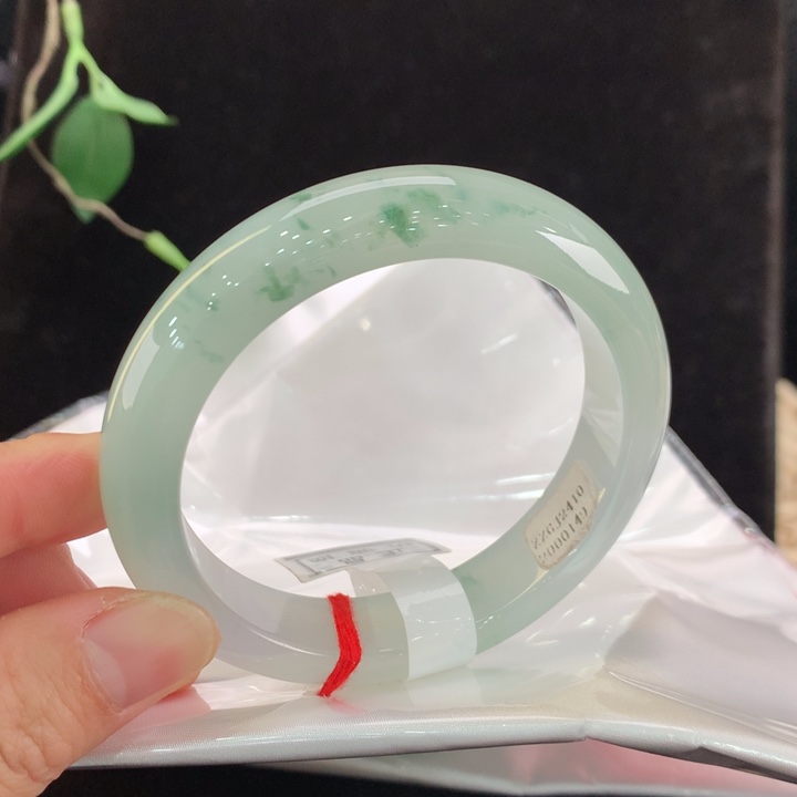 翡翠手镯未镶嵌111/0149