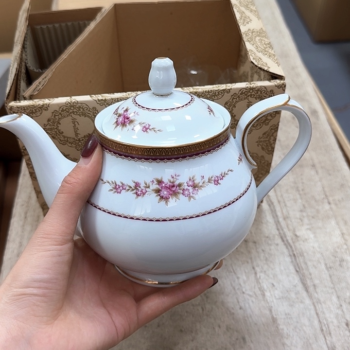 瓷片噗哈哈哈哈哈哈哈哈哈我笑得