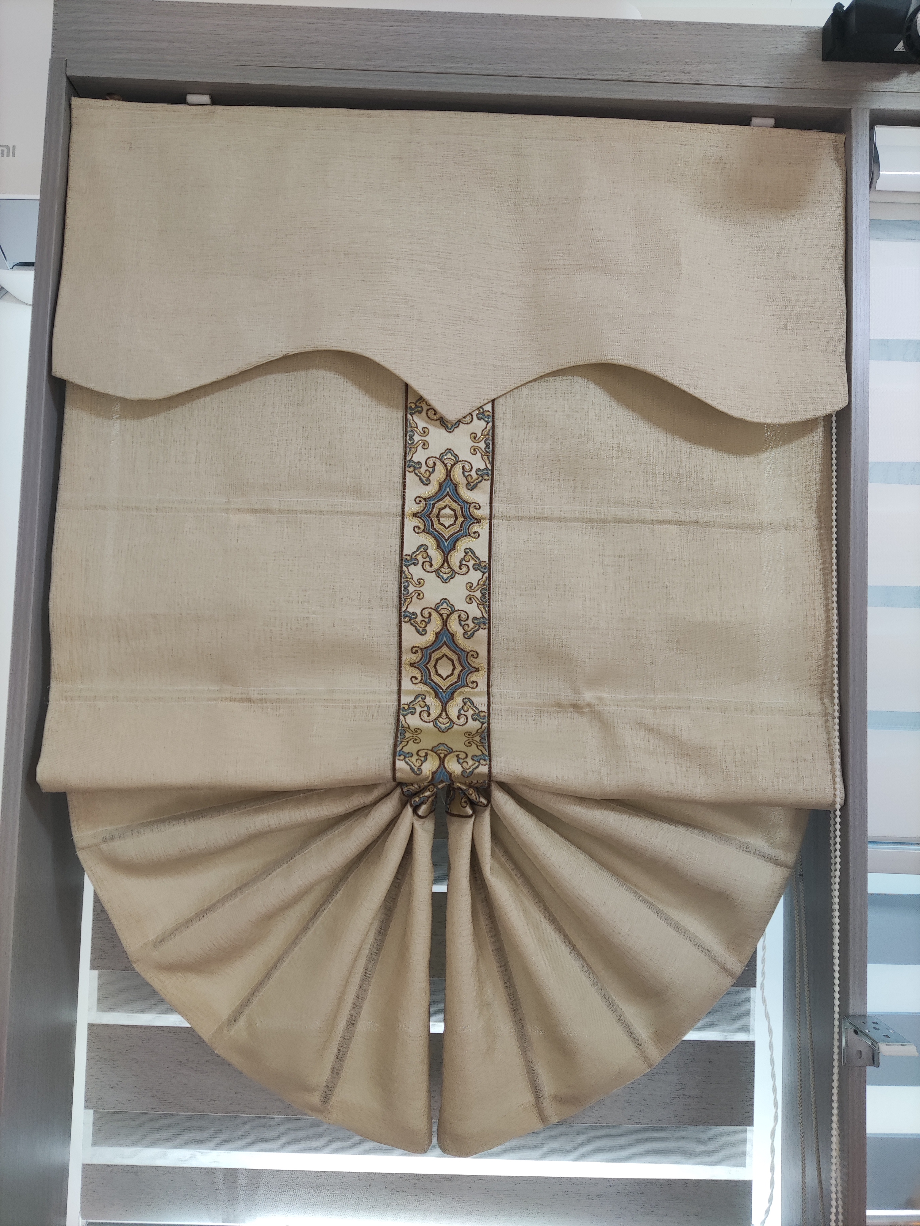 布艺罗马帘，艺术帘美观大方，遮光帘，飘窗帘，宾馆，酒店专用帘