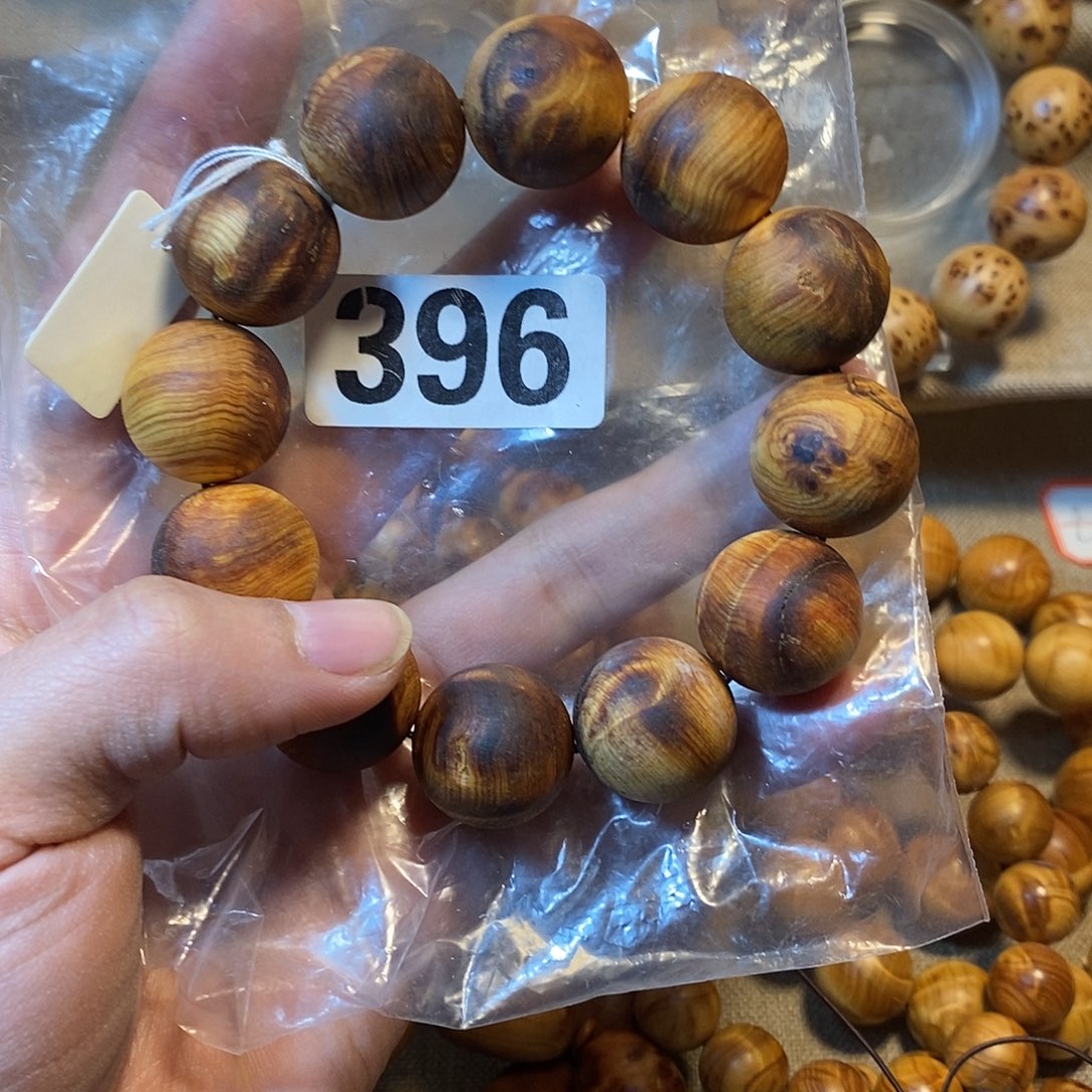 柏木（崖柏）瑕疵碳化崖柏城口2.0-396