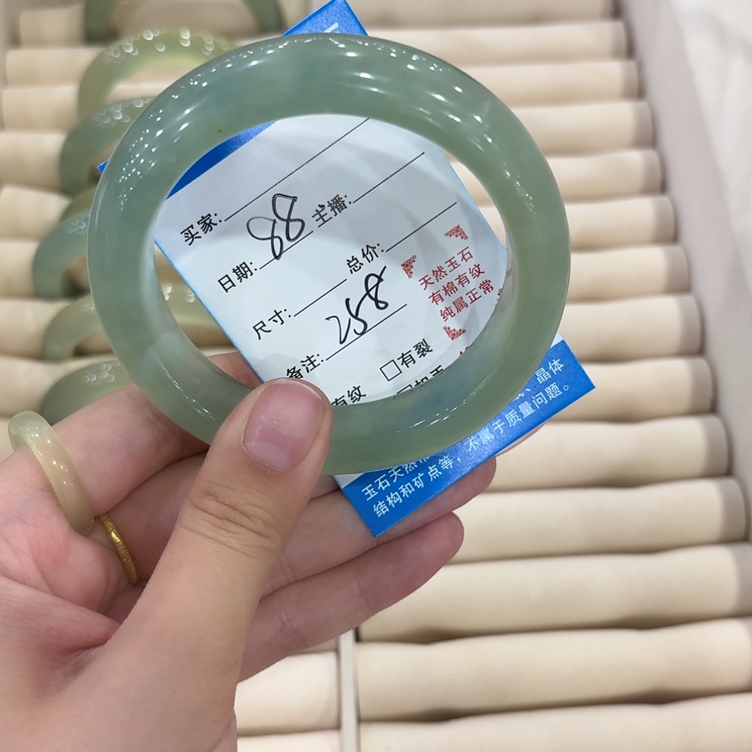 岫玉未镶嵌颈饰3333