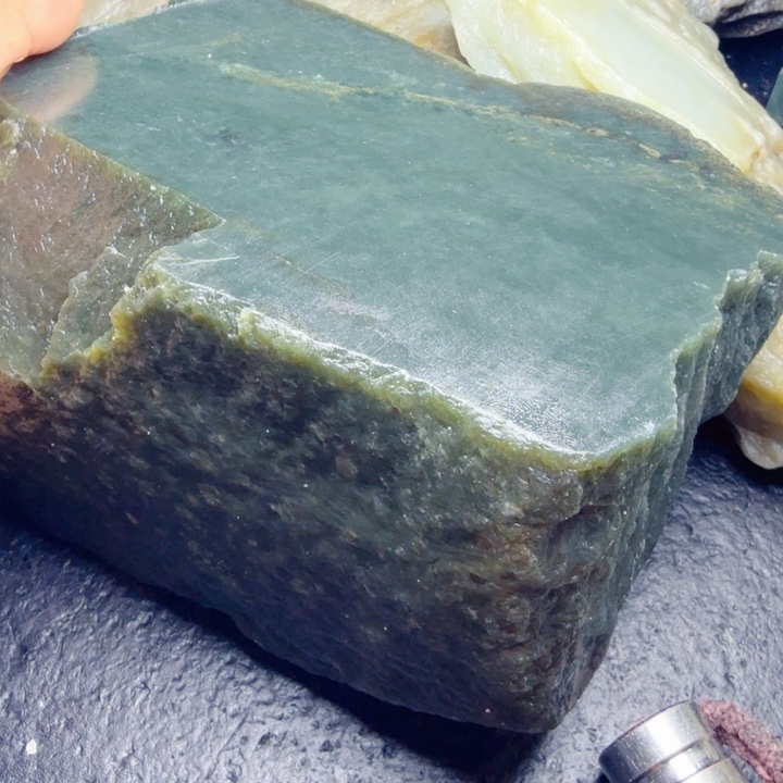 陌***人和田玉（糖玉）未镶嵌珠宝奇石