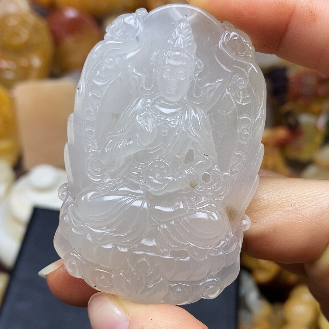 石英质玉（黄龙玉）颈饰未镶嵌