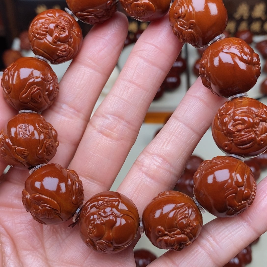 橄榄核吊坠巴****飞财迷，