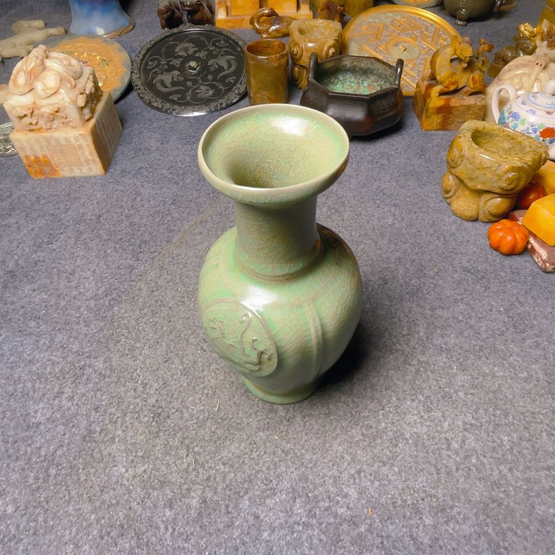 碟坎坎坷坷地走过这条小路