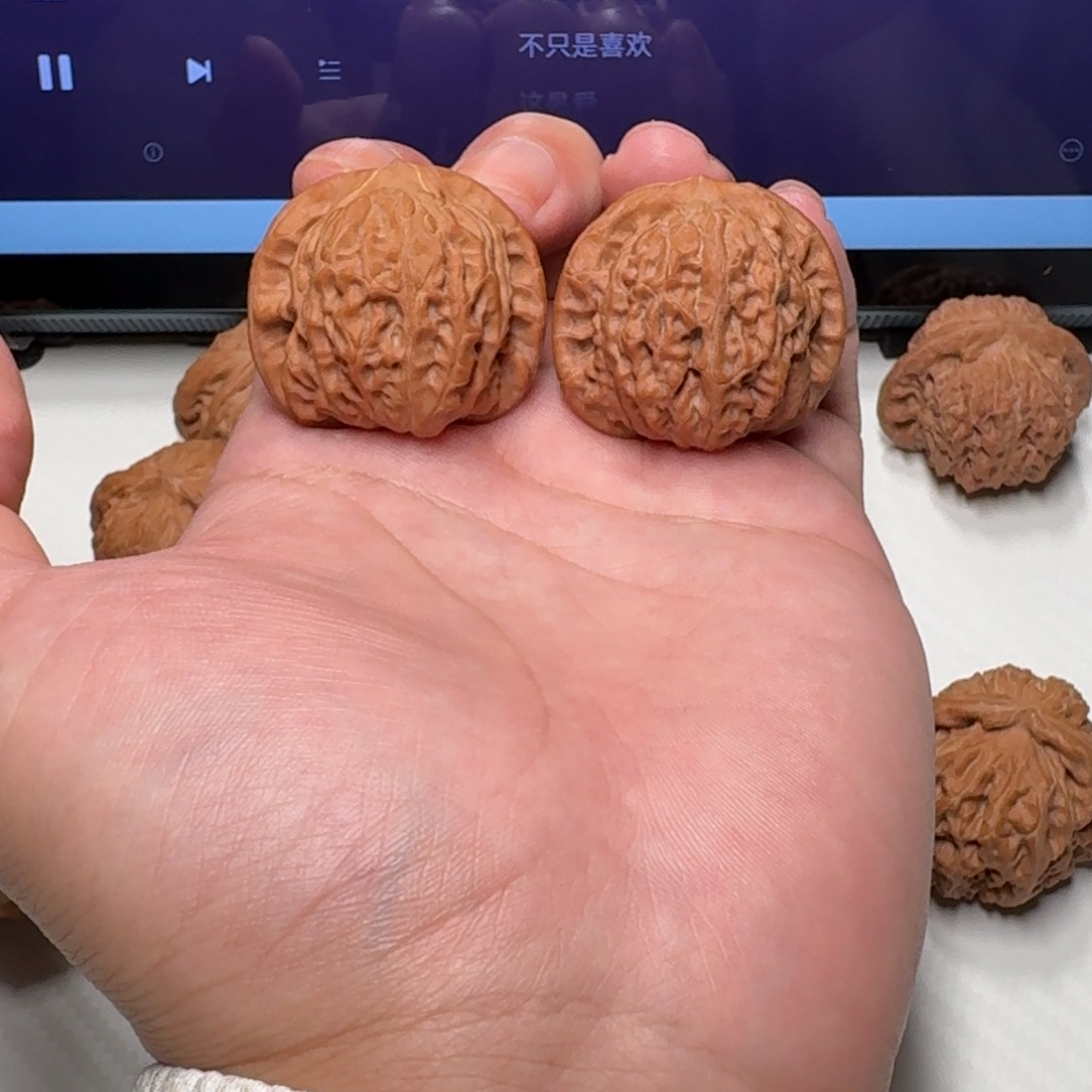 文玩核桃把件36石子磨全品