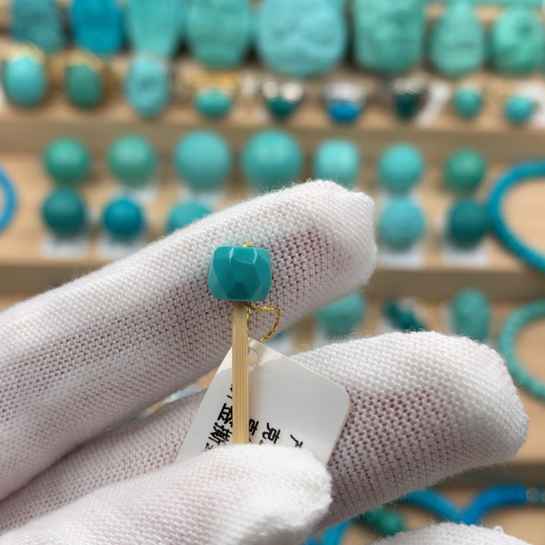 绿松石配饰未镶嵌6.6/5.6