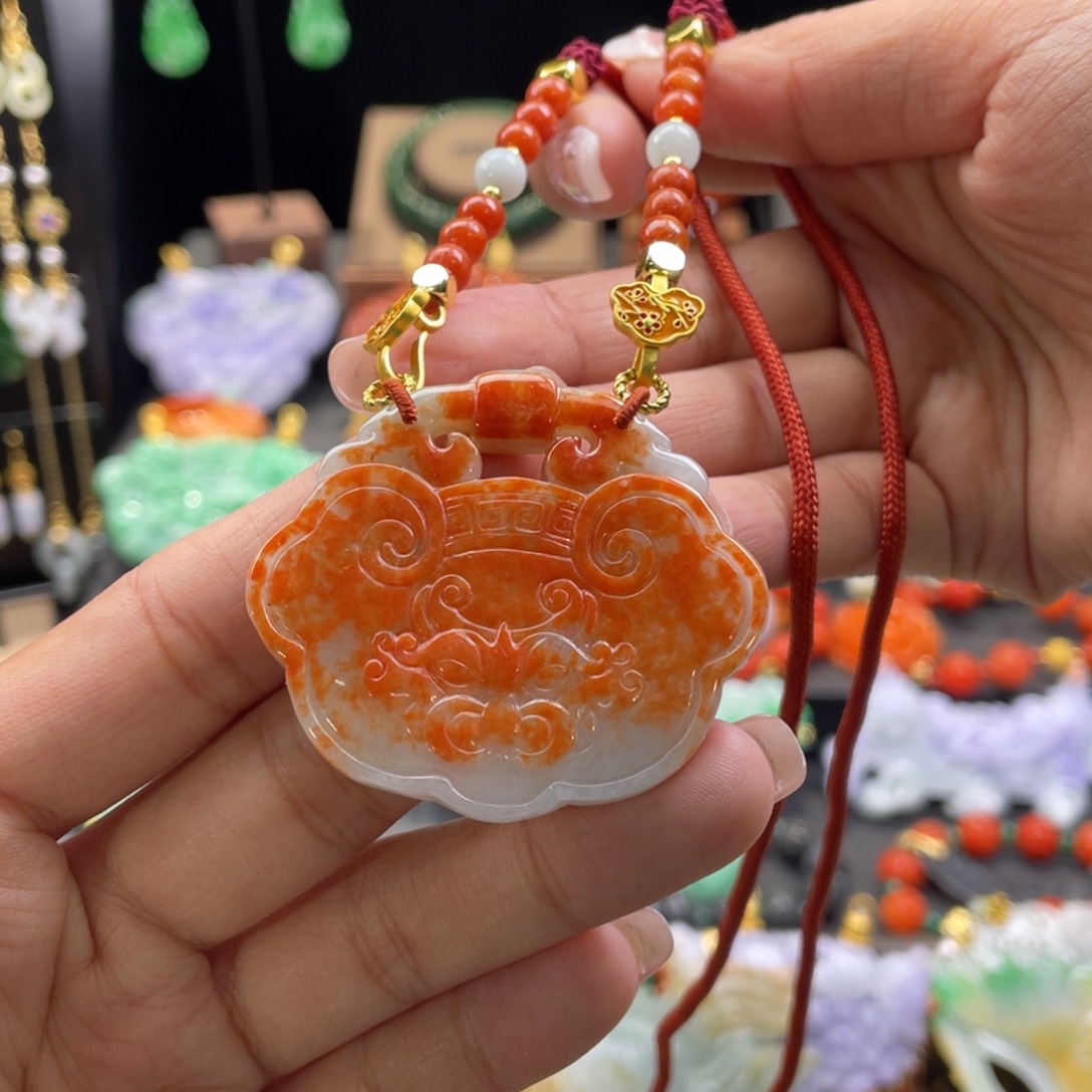 翡翠颈饰未镶嵌代编织