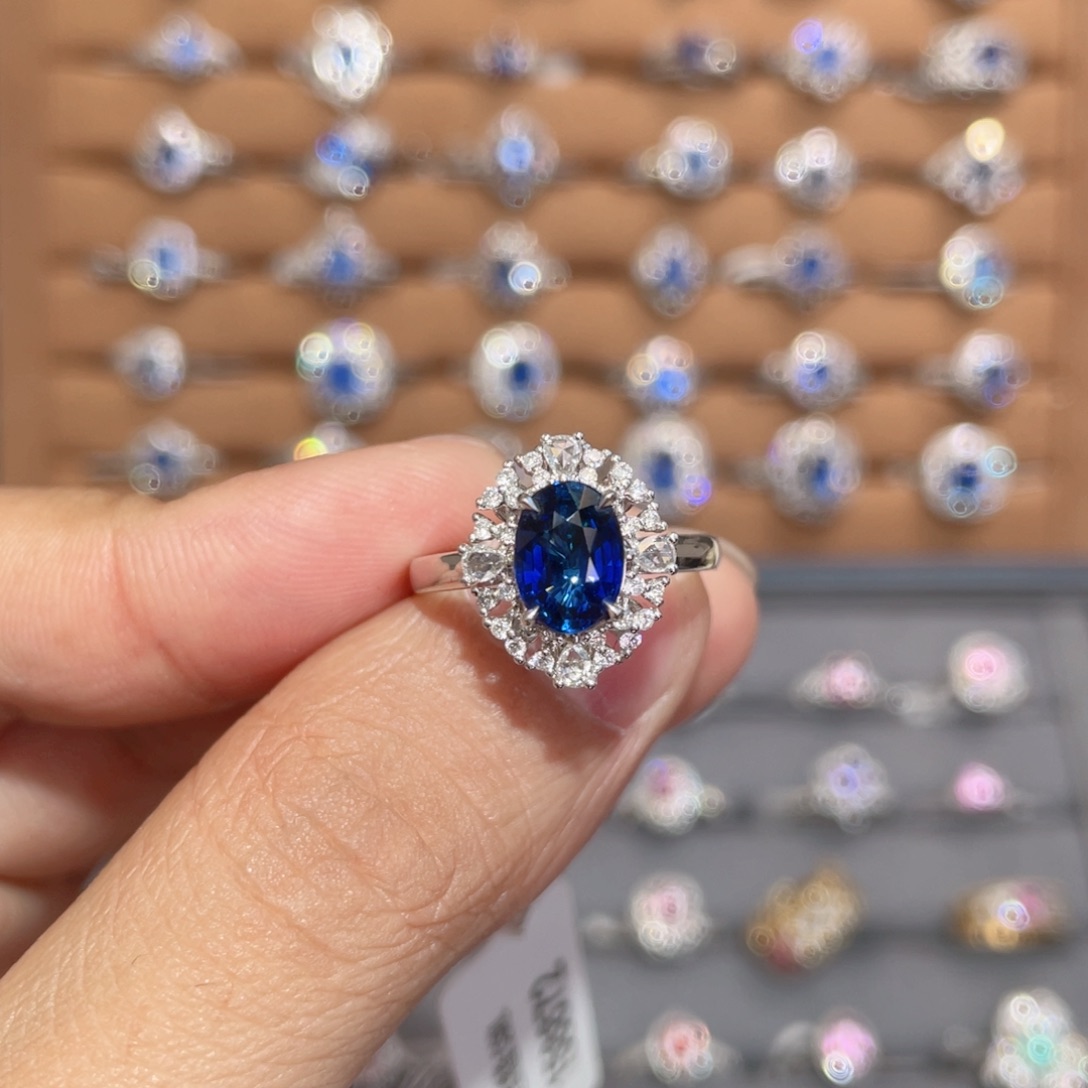 蓝宝石戒指18K金镶嵌1.53ct 皇家蓝