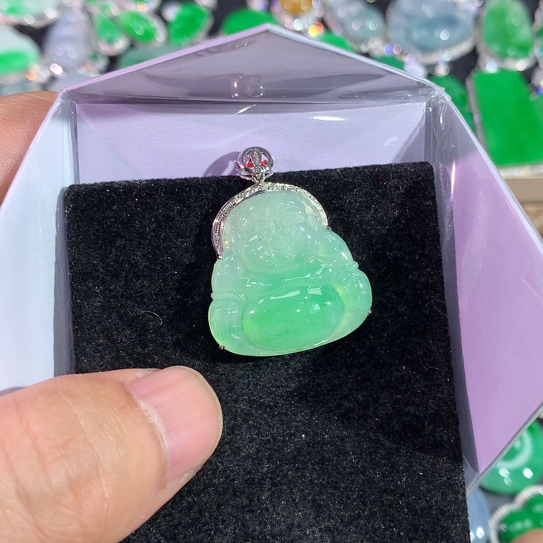 翡翠吊坠(赠链)18K金镶嵌