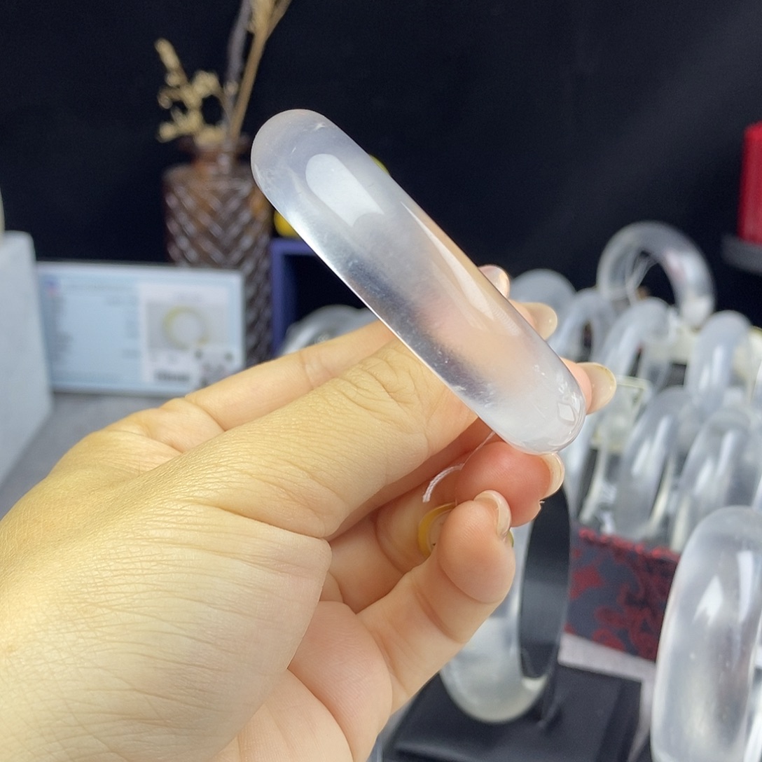 石英质玉未镶嵌手镯49黑钢飘雪3120