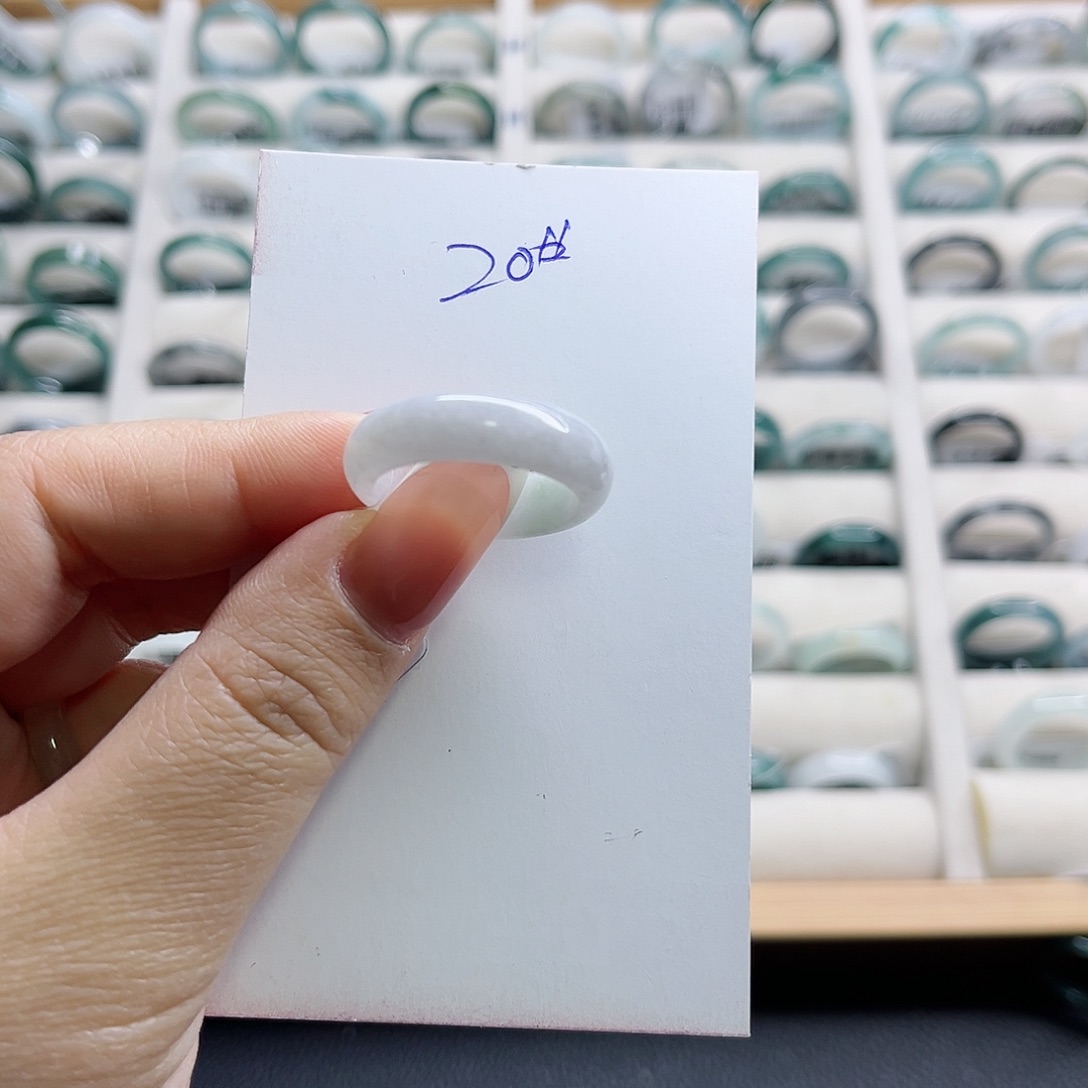 翡翠戒指未镶嵌翡翠