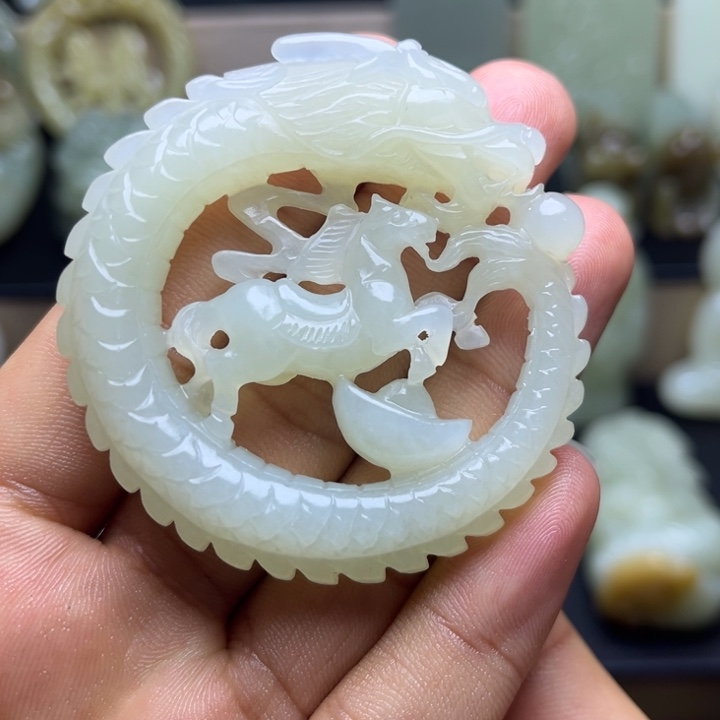 和田玉未镶嵌颈饰