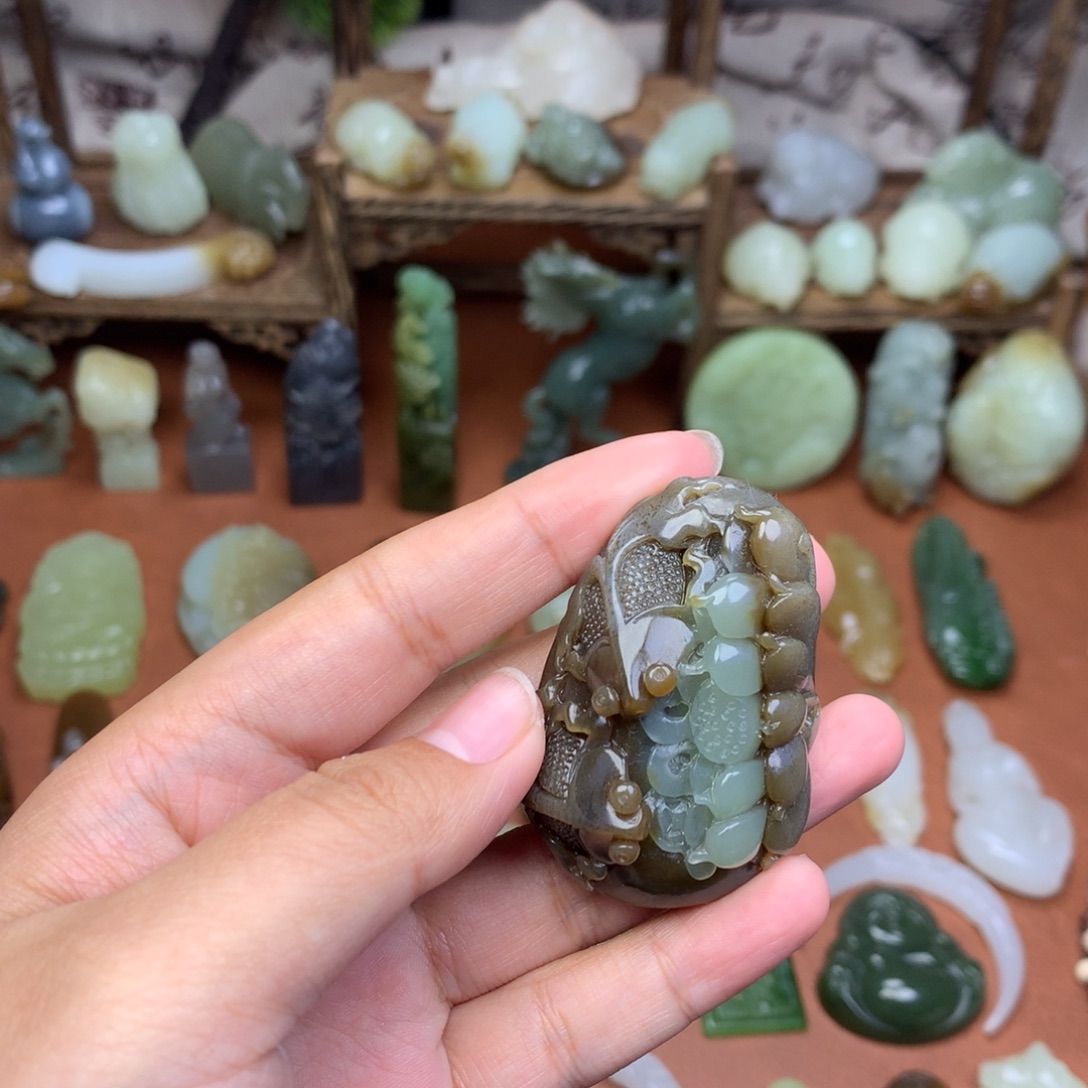 和田玉未镶嵌挂件