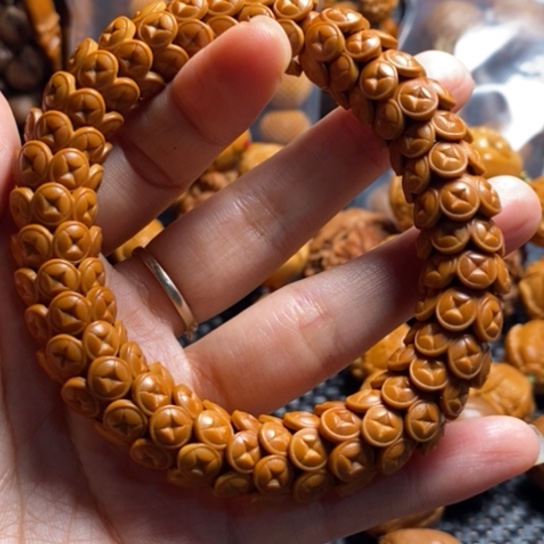 橄榄核吊坠兰*金饭碗