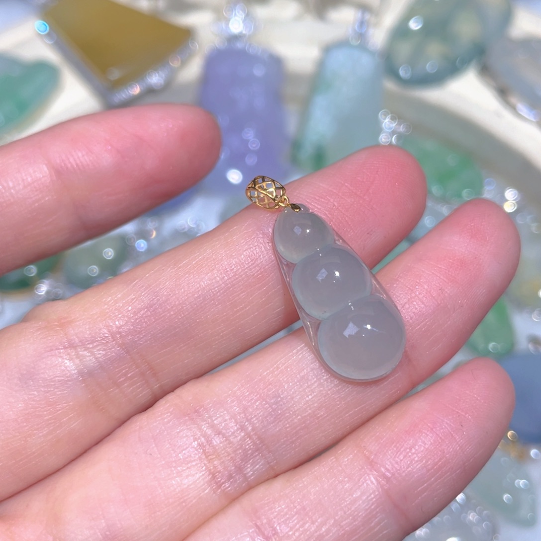 翡翠颈饰18K金镶嵌翡翠