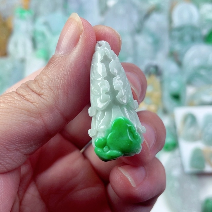 翡翠未镶嵌吊坠(不含链)