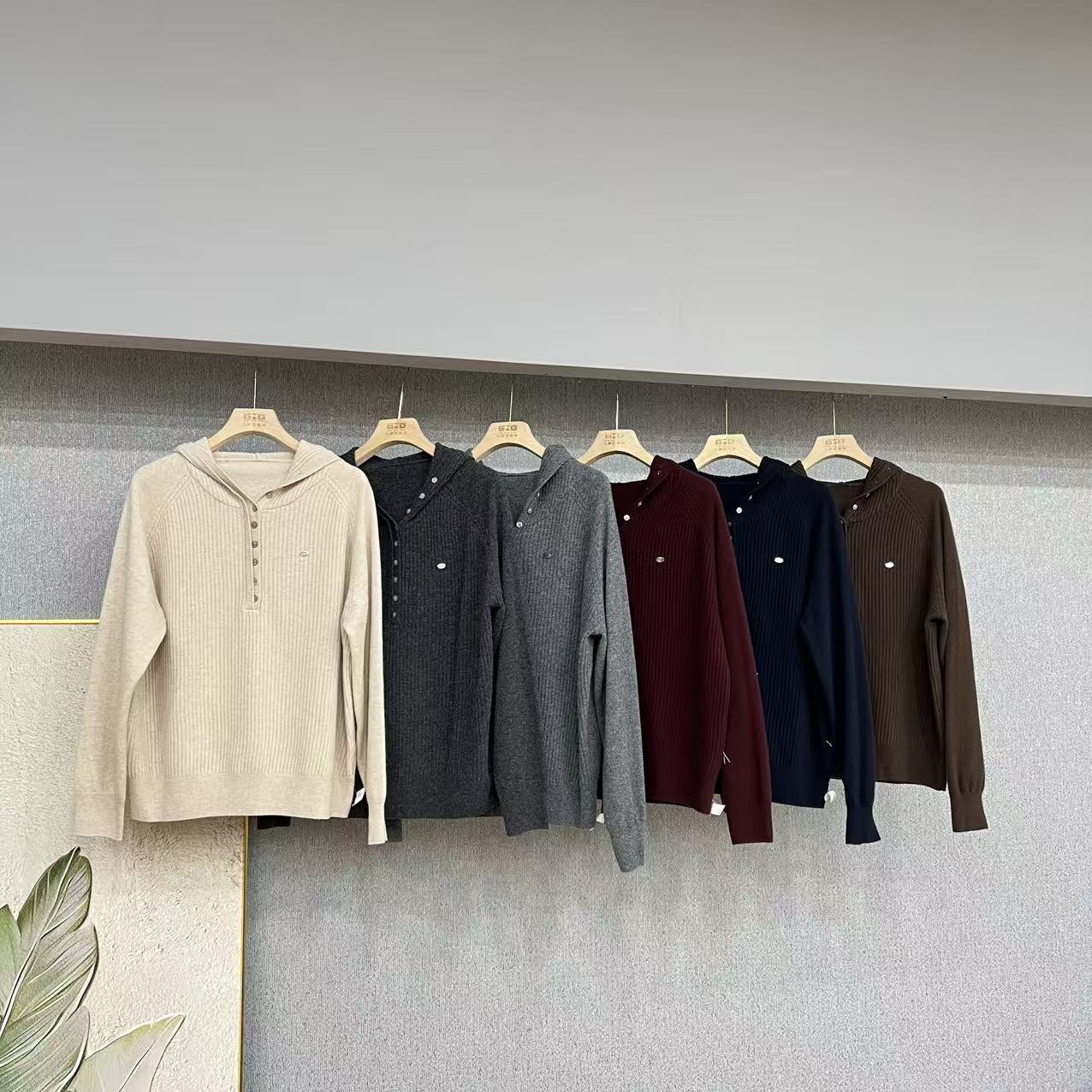 爆款！小标片女士休闲帽衫