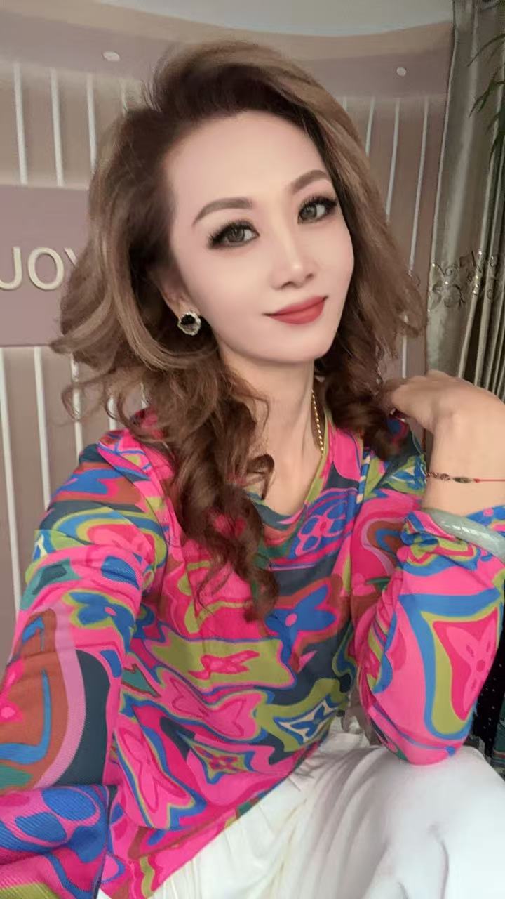 2025年新款长袖网纱定位印花t恤女