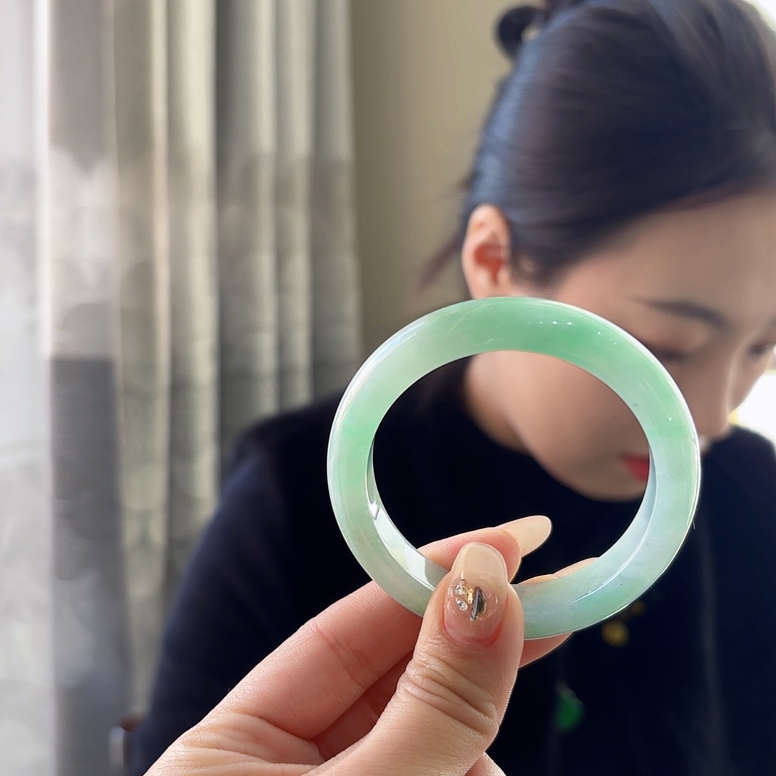 翡翠手镯未镶嵌天然缅甸翡翠手镯