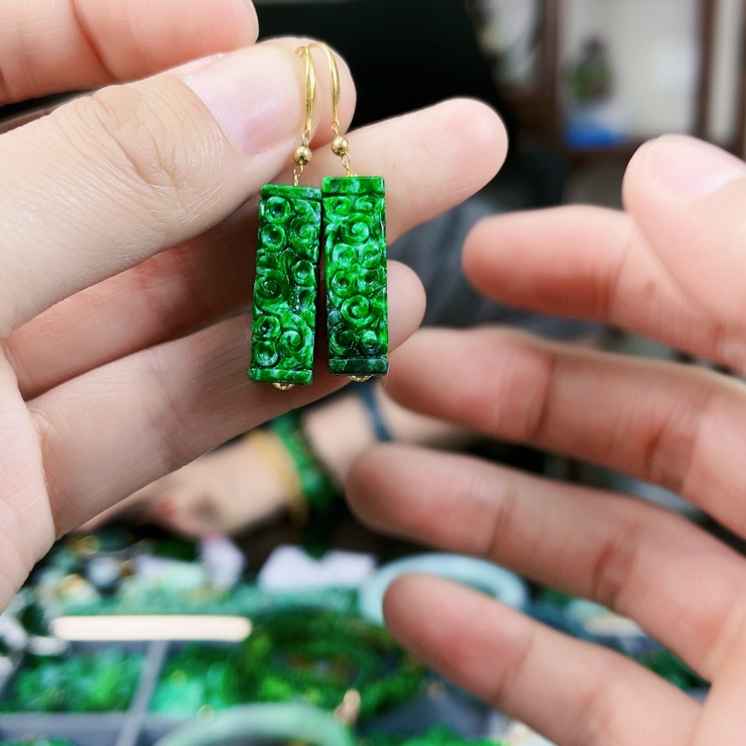 翡翠耳饰18K金镶嵌耳饰多样性