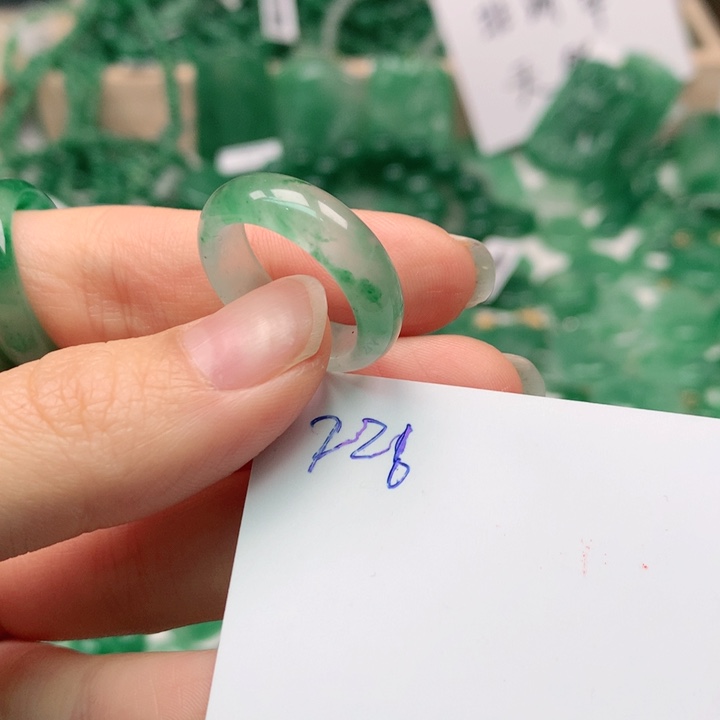 石英质玉颈饰未镶嵌简*❤