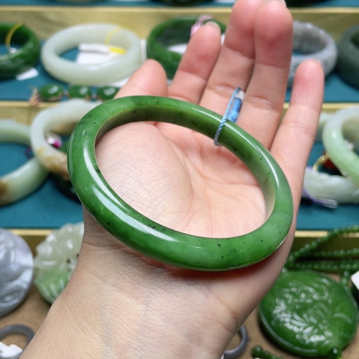 和田玉手镯60+圈口 编号63未镶嵌